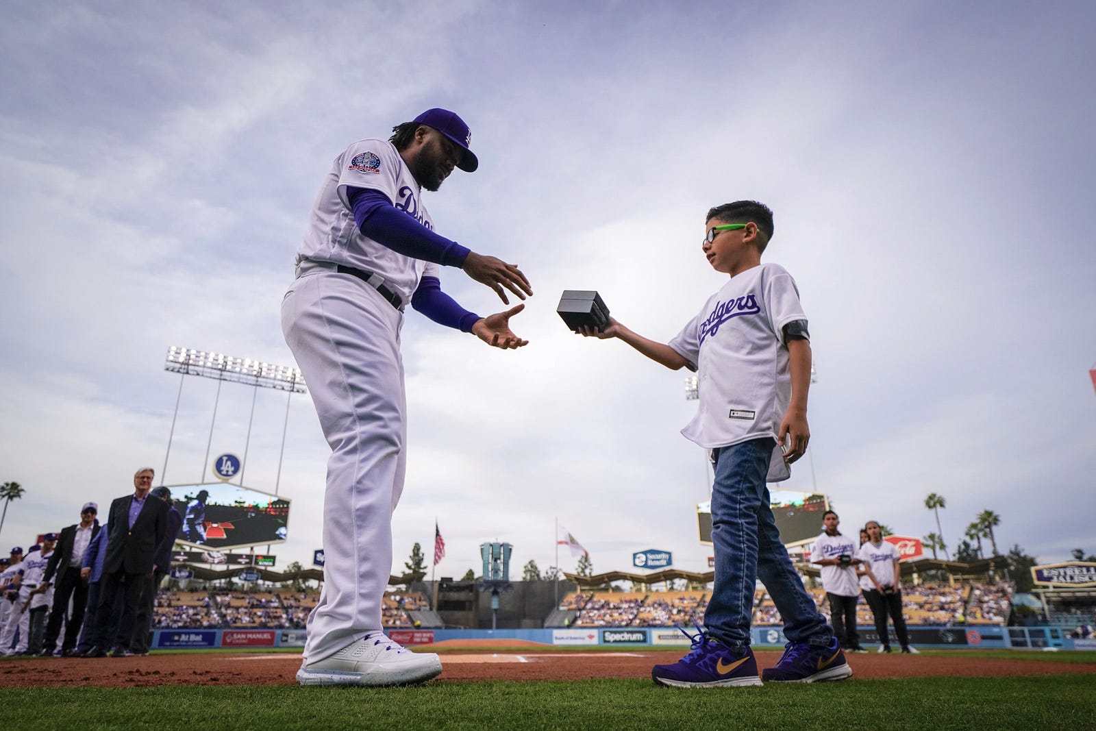 Dodgers presented with National League championship rings