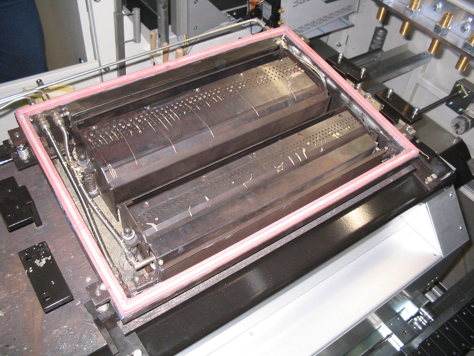 The Difference Between Wave soldering And Reflow Soldering Processes