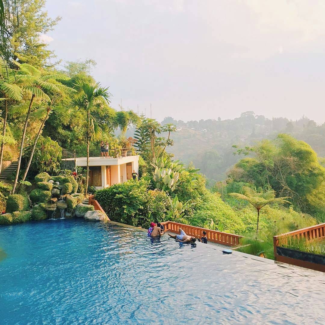 6 Hotel Di Bandung Dengan Infinity Pool Yang Keren Banget