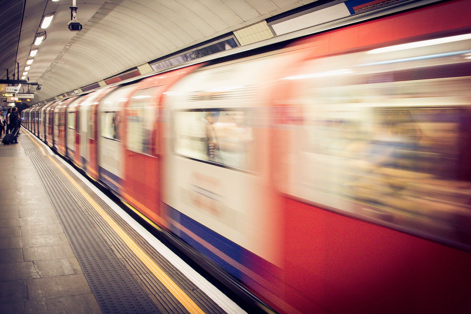 Commuter Returning From Rat Race >> 5 Reasons Why A Long Commute On Public Transport Isn T A Total Commuter Returning From Rat Race >> 5 Reasons Why A Long Commute On Public Transport Isn T A Total