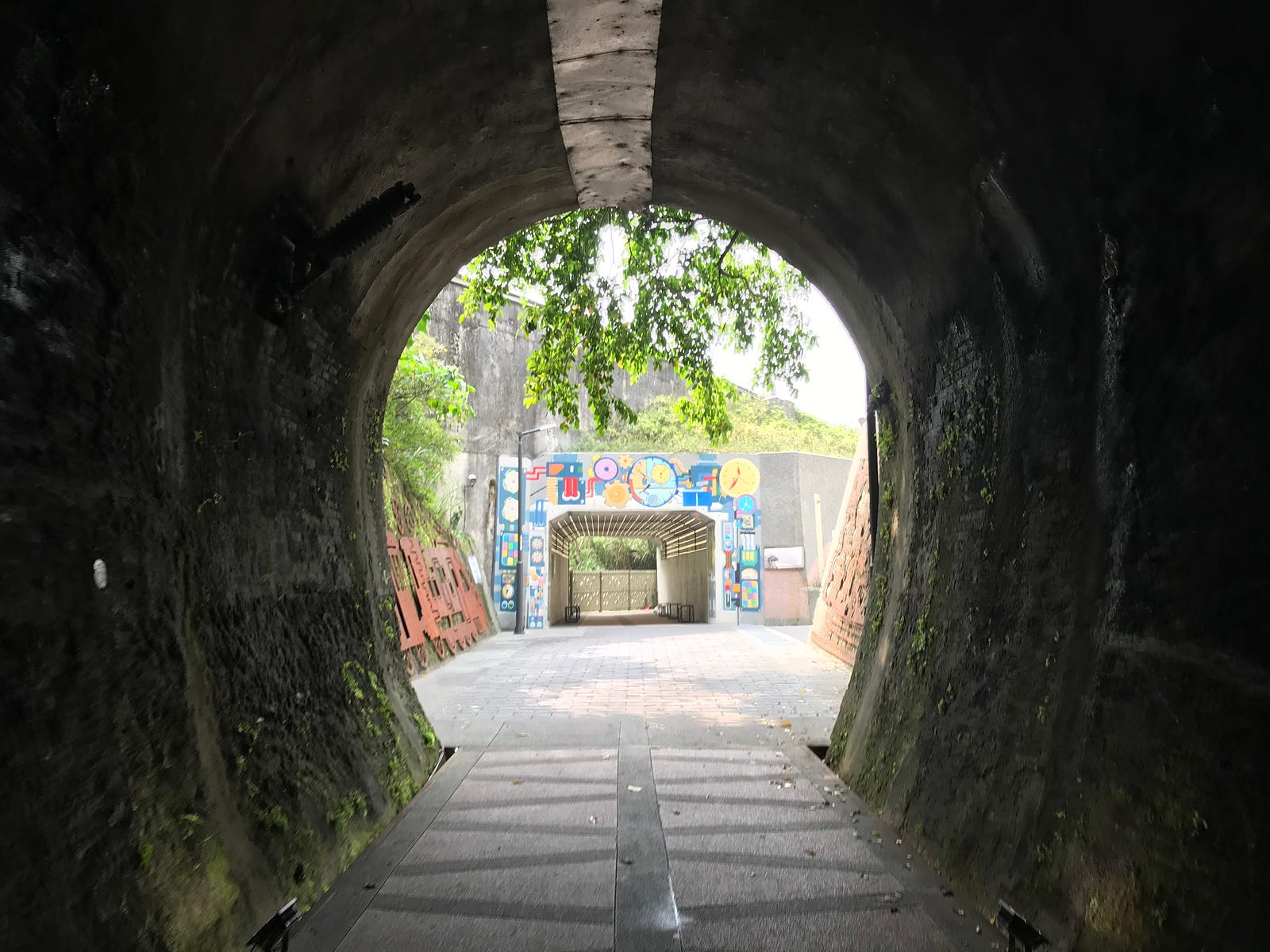 五堵台鐵舊隧道 基隆河自行車道youbike