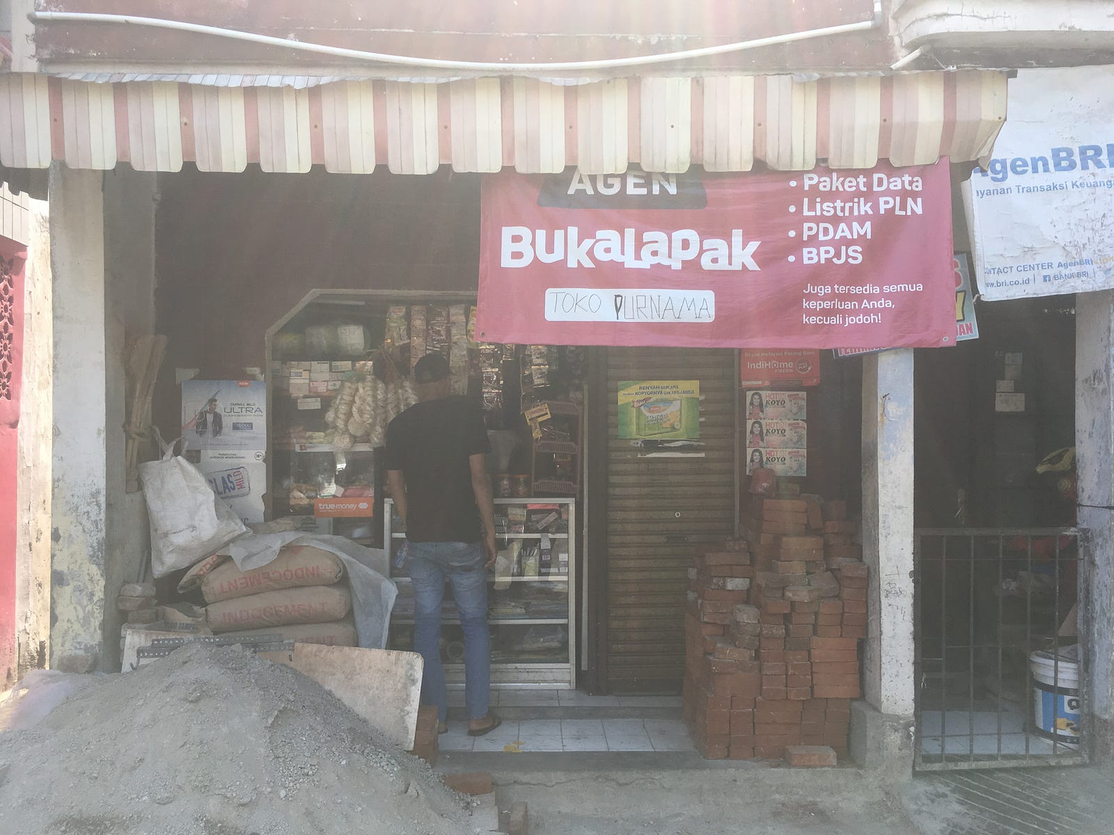 How Bukalapak empower Indonesia s Warung  to compete with 