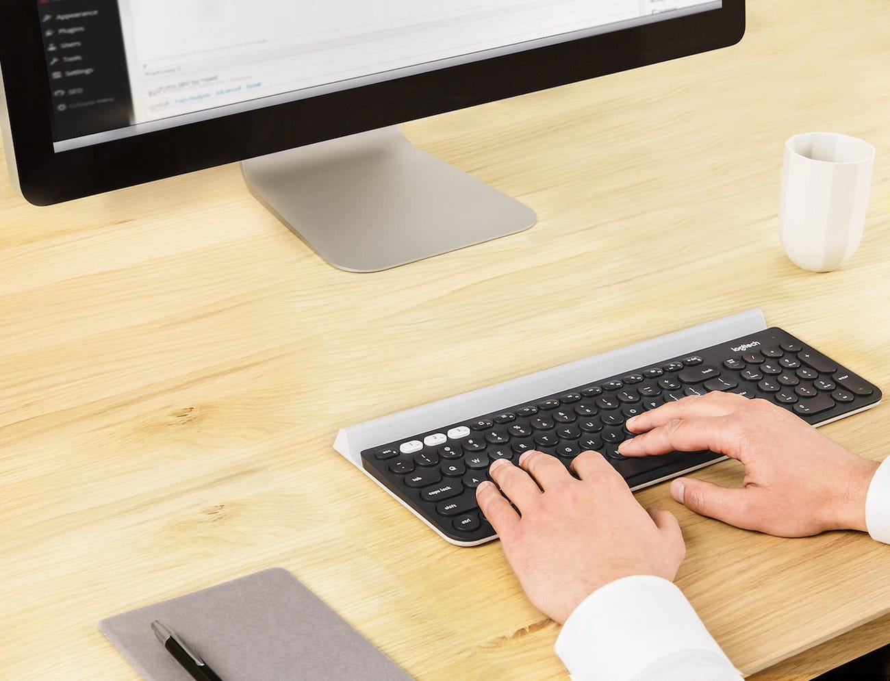 12 Work Desk Accessories That Will Enhance Your Ivity Bluelounge Posto Headphone Stand