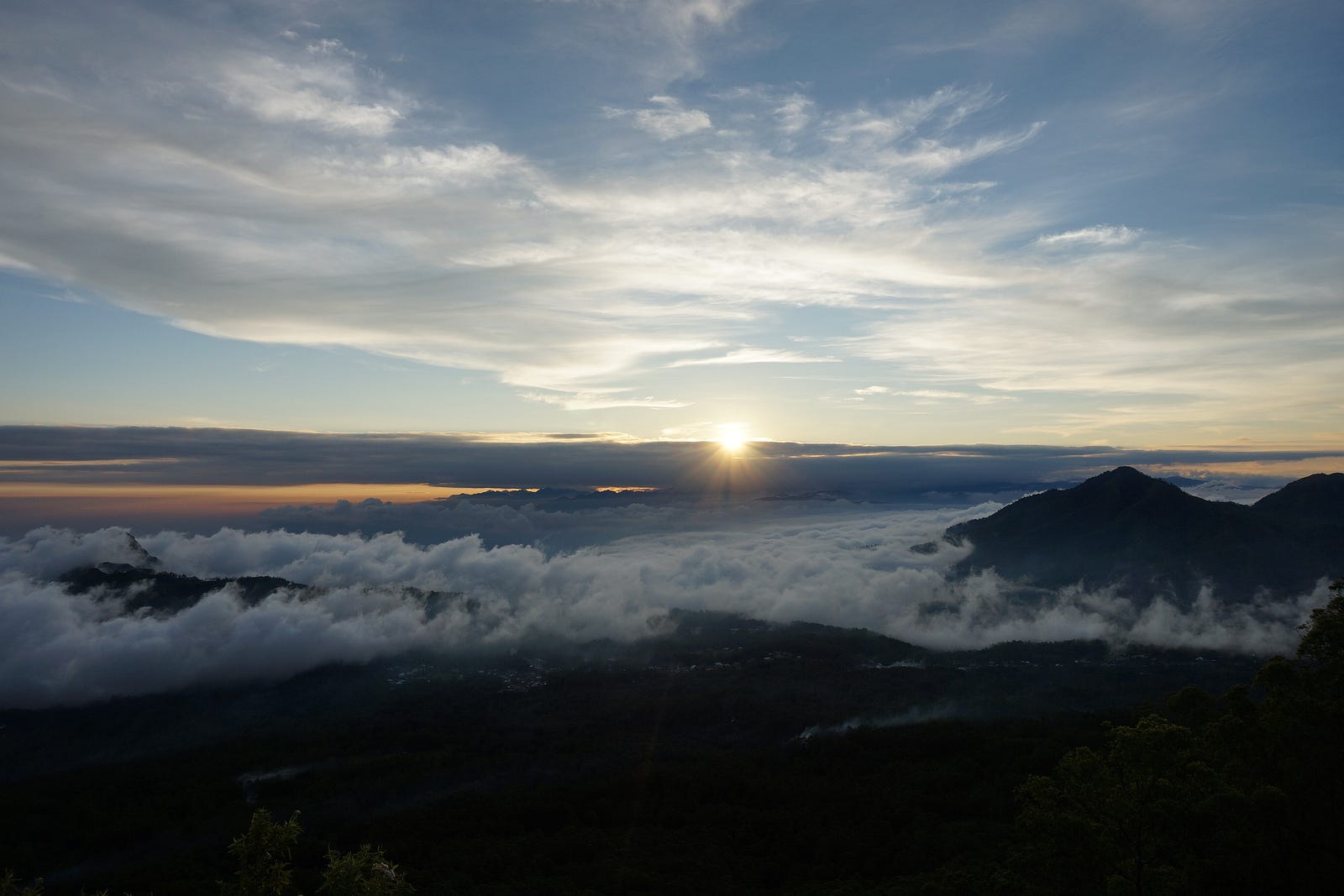 Bajawa, Kampung Adat Tololela dan Gurusina - Riska ...