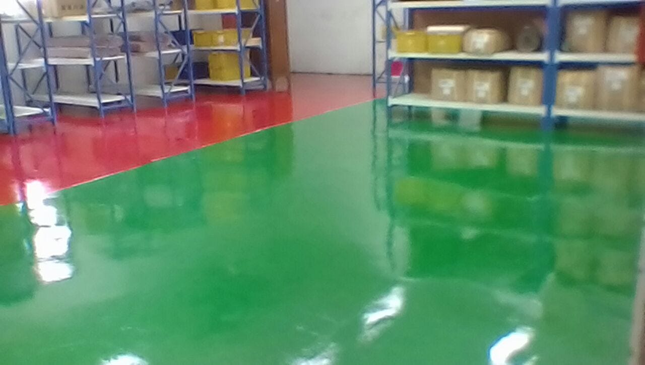 Kelemahan dan Keunggulan Epoxy Lantai  Dibanding Keramik  