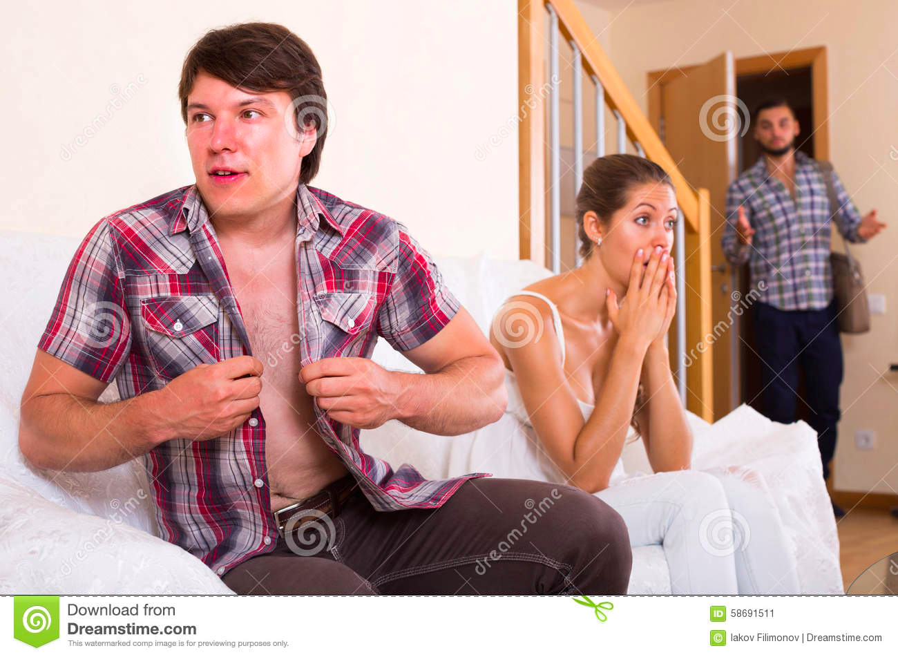 How to Find Out If My Husband Has an Internet Dating Profile