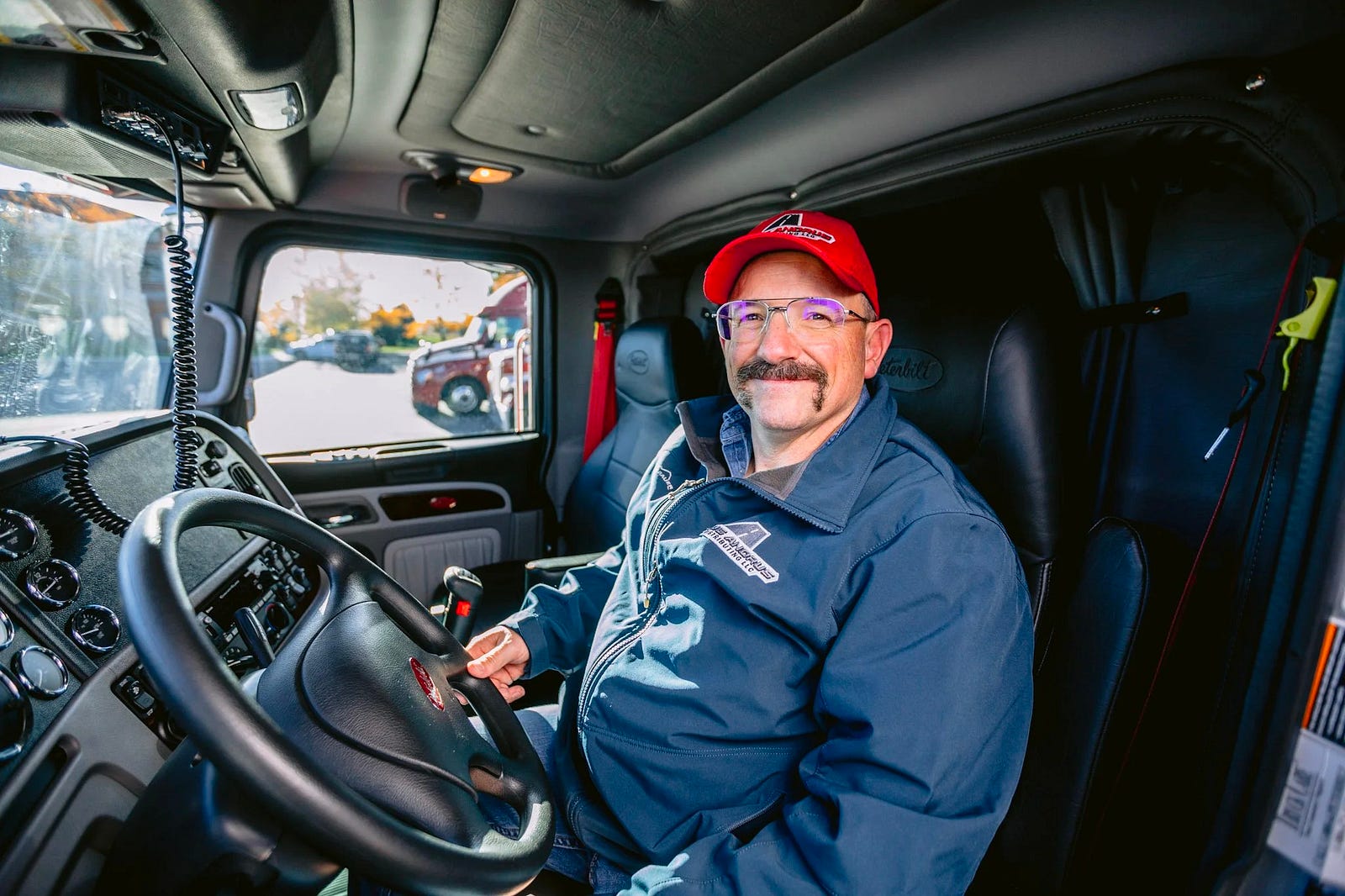 Commercial Driver’s License (CDL): The Complete Guide for Aspiring U.S. Drivers Commercial Driver’s License
