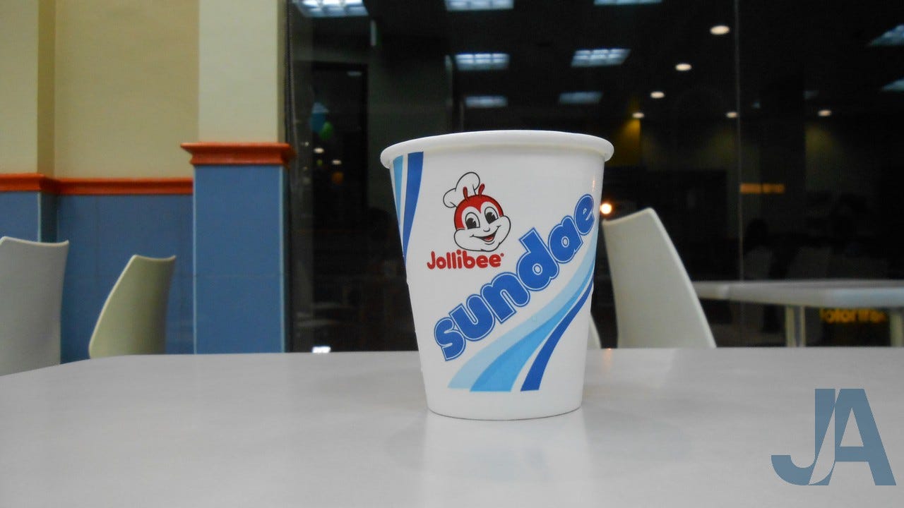 Jollibee HaloHalo Sundae keepsakes.