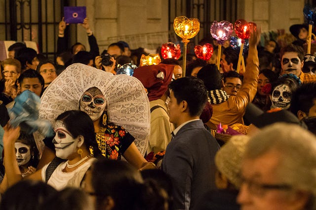 Día de los Muertos: Remembering the Dead Across America