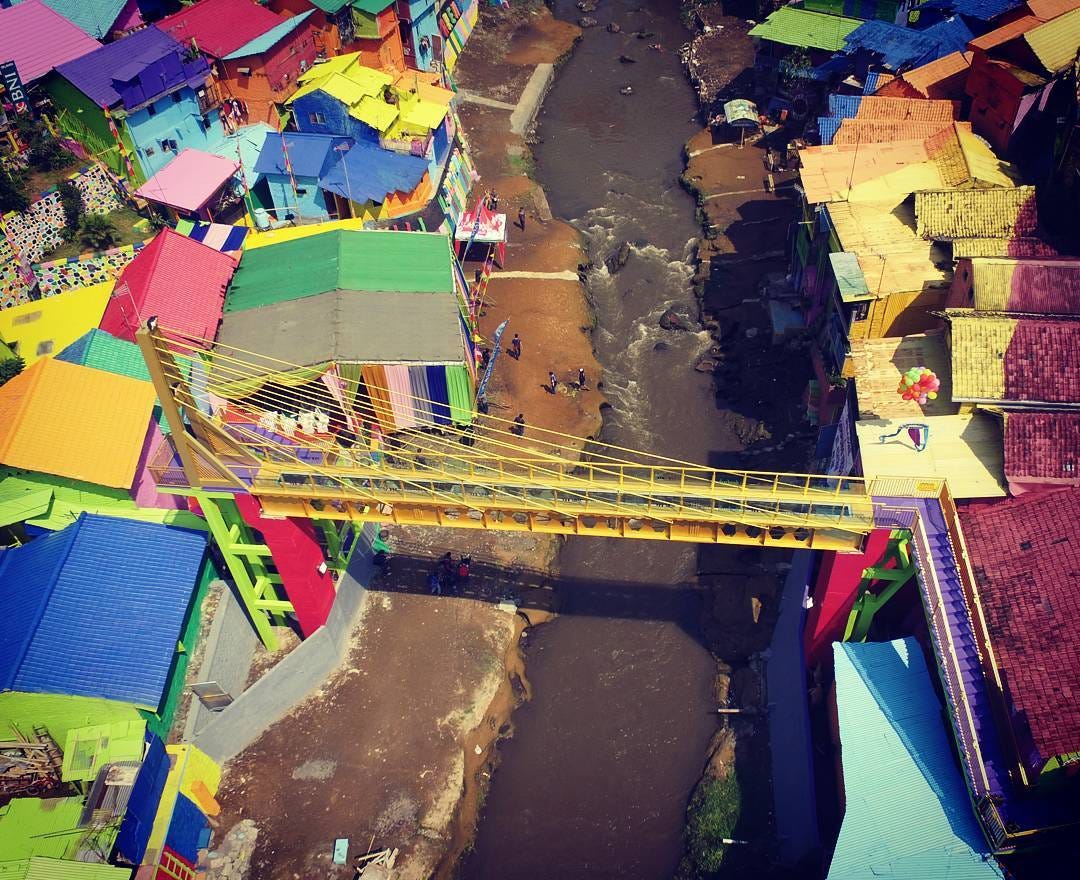 Kampung Warna Warni Jodipan Di Malang Kini Punya Jembatan Kaca