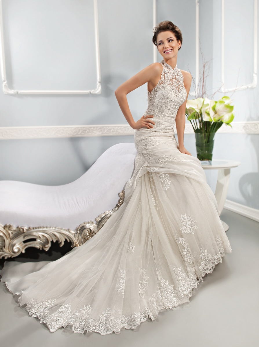Best Wedding Dress Style For Pear Shapes Carley Connellan