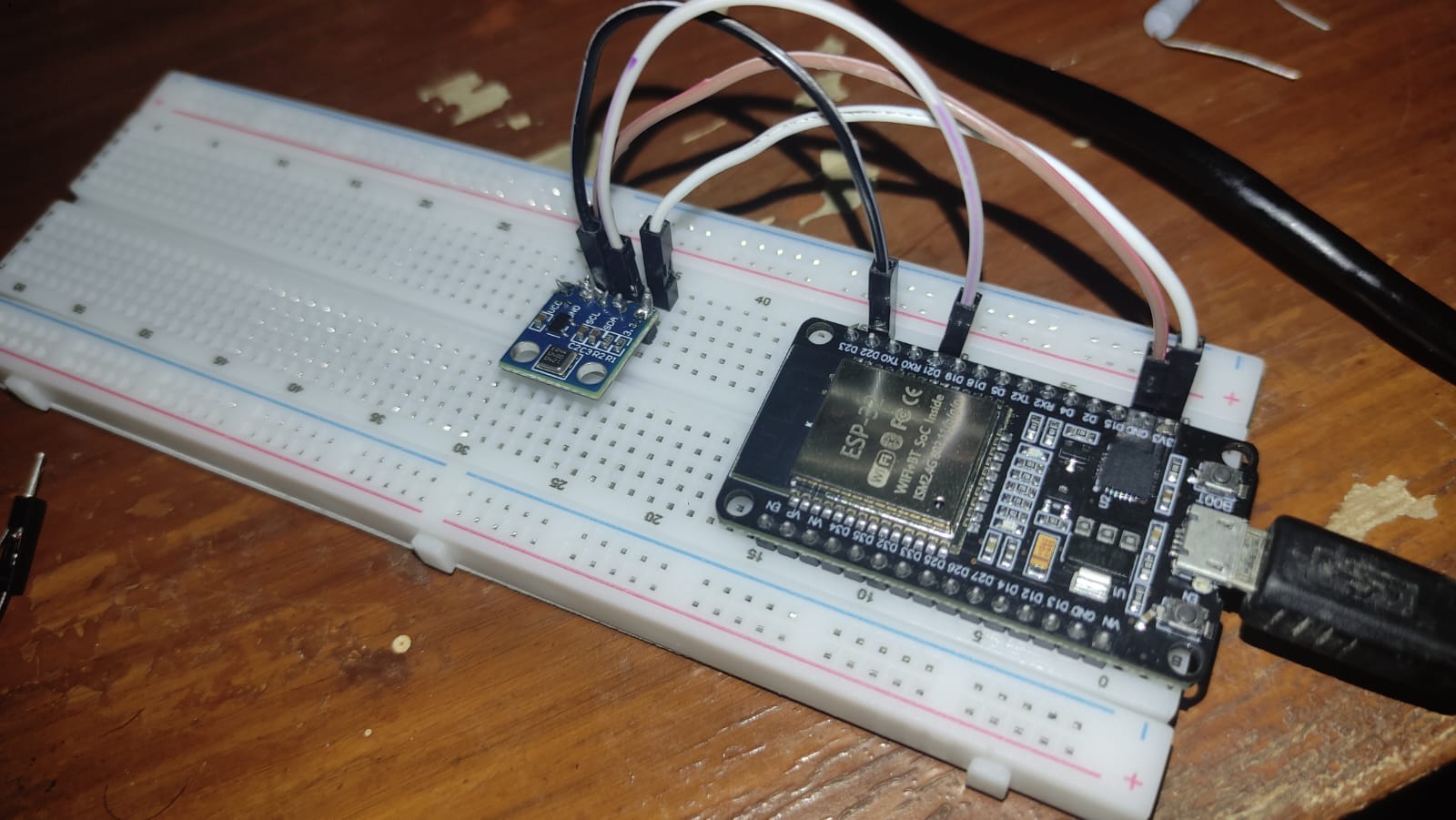IoT #3: Touch Sensor ESP32 dan Eksternal Barometric Sensor BMP180