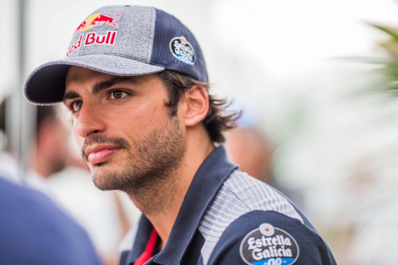 Carlos Sainz Jr signs with Renault Sport F1 – The Daily Apex – Medium