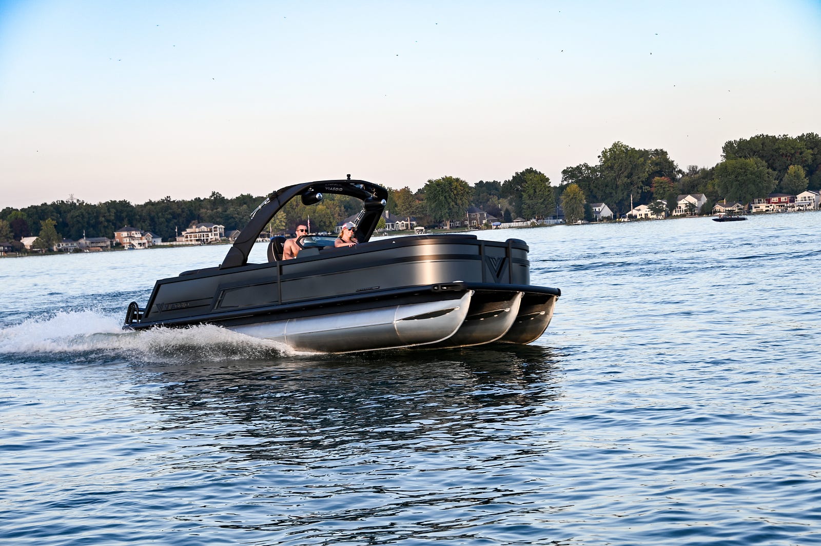 Your Beginners Guide to Buying the Perfect Pontoon Boat