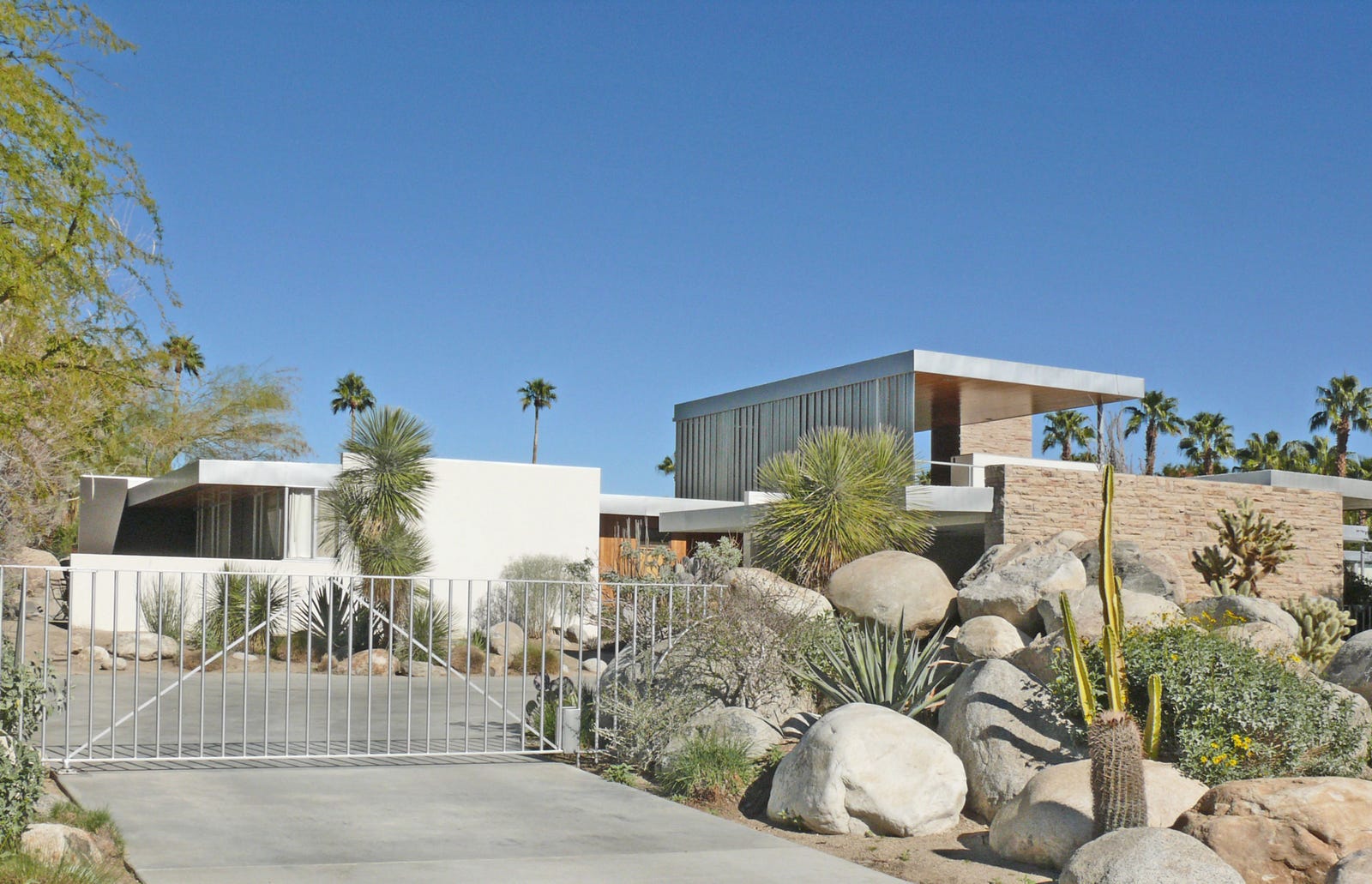 These Are the Must-Attend Events of Modernism Week in Palm Springs