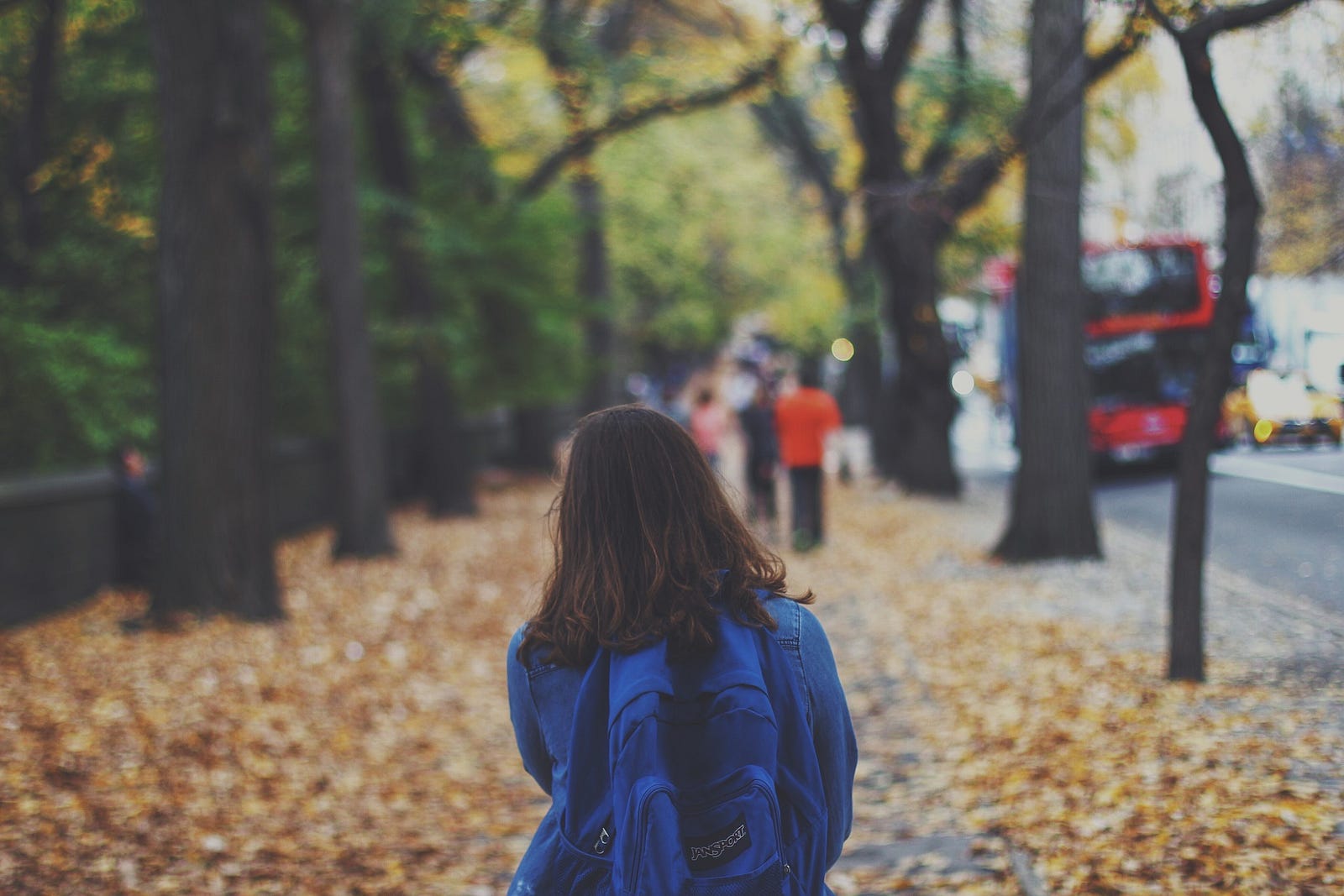 A child is hurt at school, what should I do A child is hurt at school, what should I do