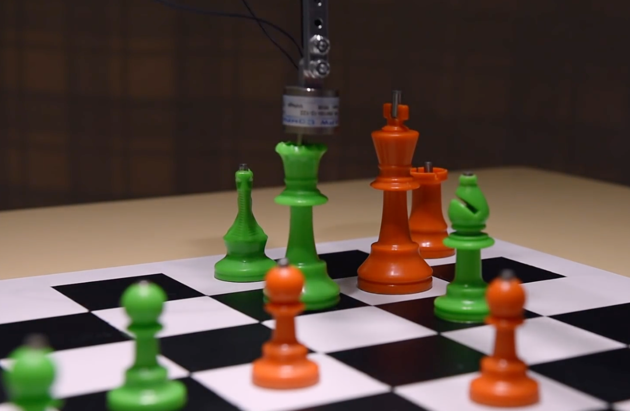 The Raspberry Turk Is A Pi-Powered, Open Source Robot That Can Play Chess