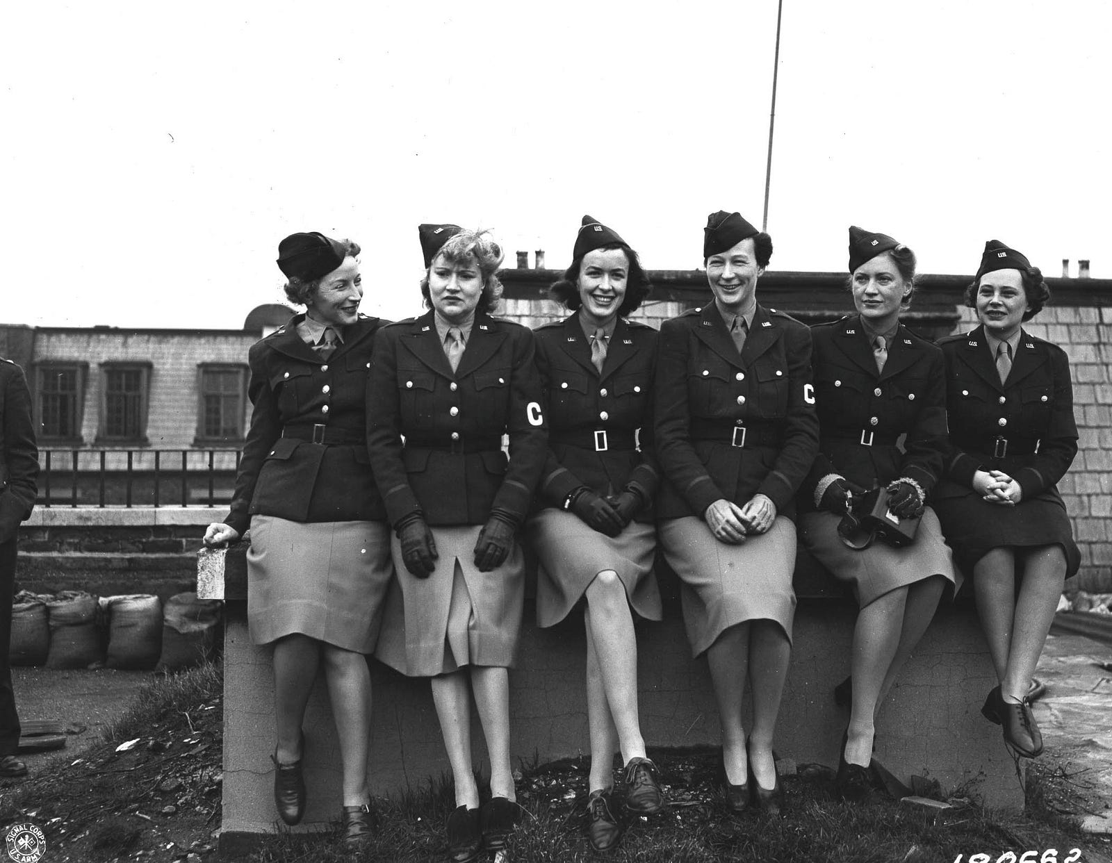 Mulher, Guerra e Fotografia — o olhar de Lee Miller durante a II Guerra Mundial