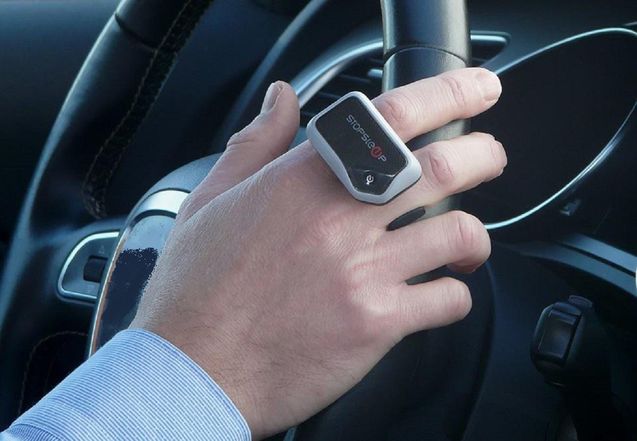 15 Car Accessories For Those Long Drives Gadget Flow Medium