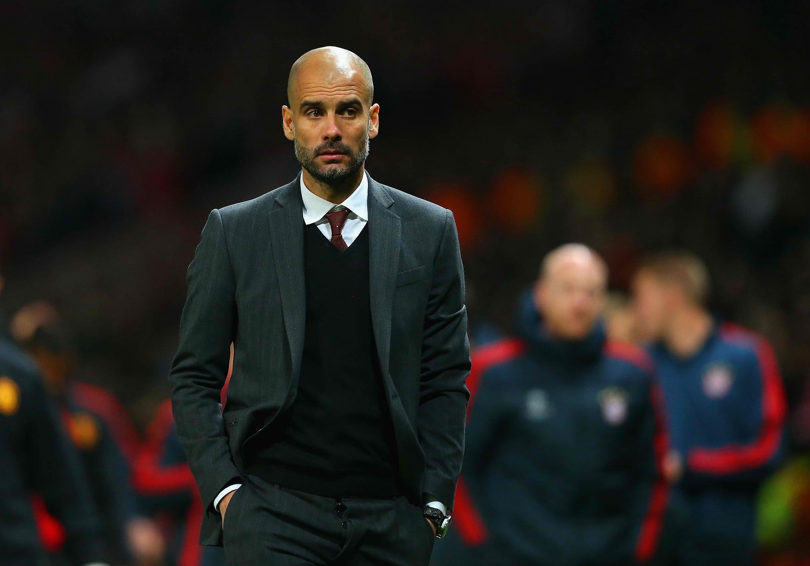 Our coach in Spain Lee Fletcher details the concepts and principles of a  Rondo devised by Pep Guardiola. (Intro)