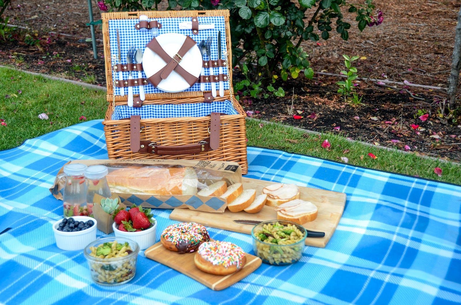 Creative date ideas For the lazy, for the adventurous, for the bold.