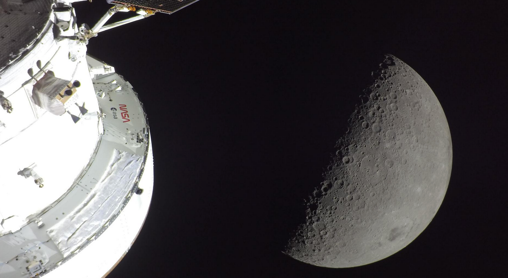 The Physics of Artemis II: 5 Lessons from Our Return to the Moon The Physics of Artemis II: 5 Lessons from Our Return to the Moon