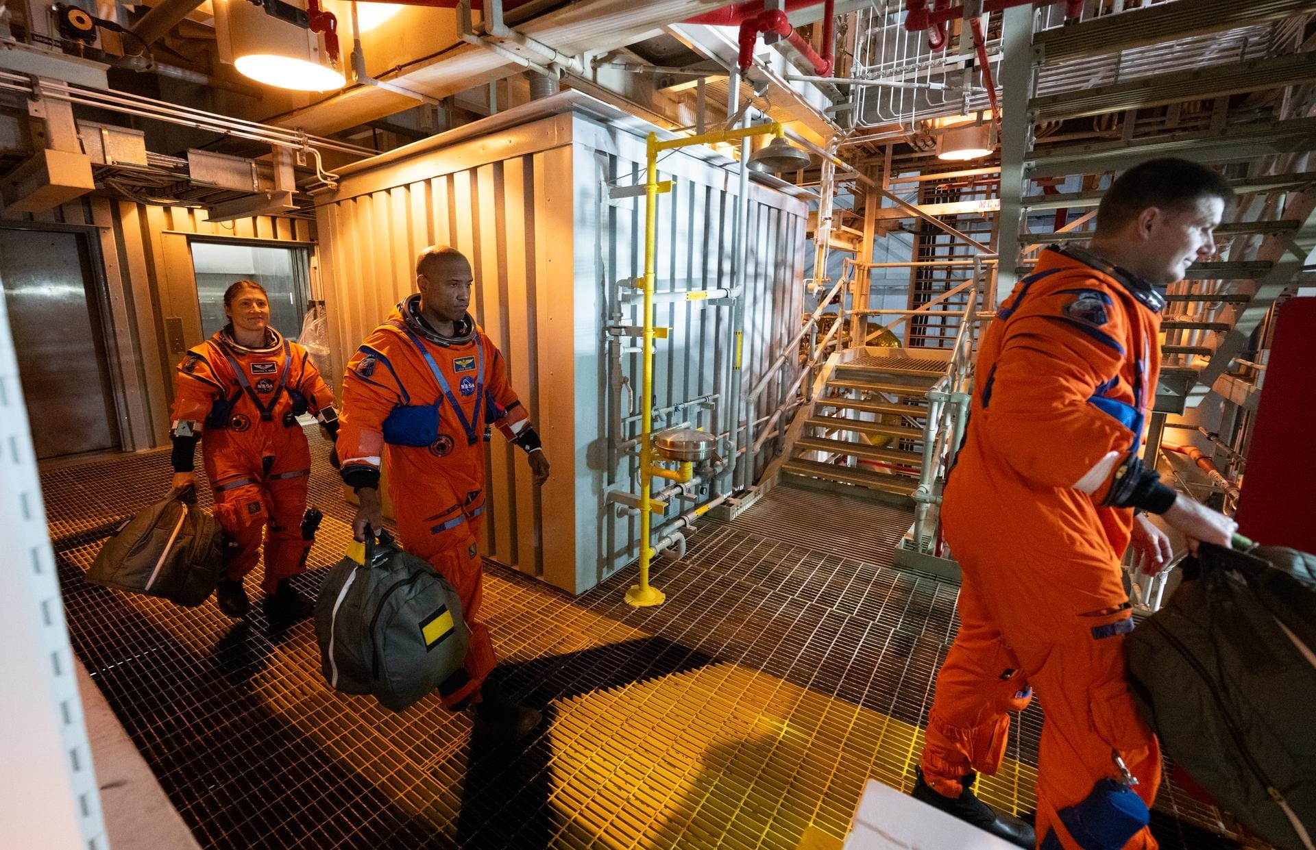 NASA preps to send astronauts to the Moon