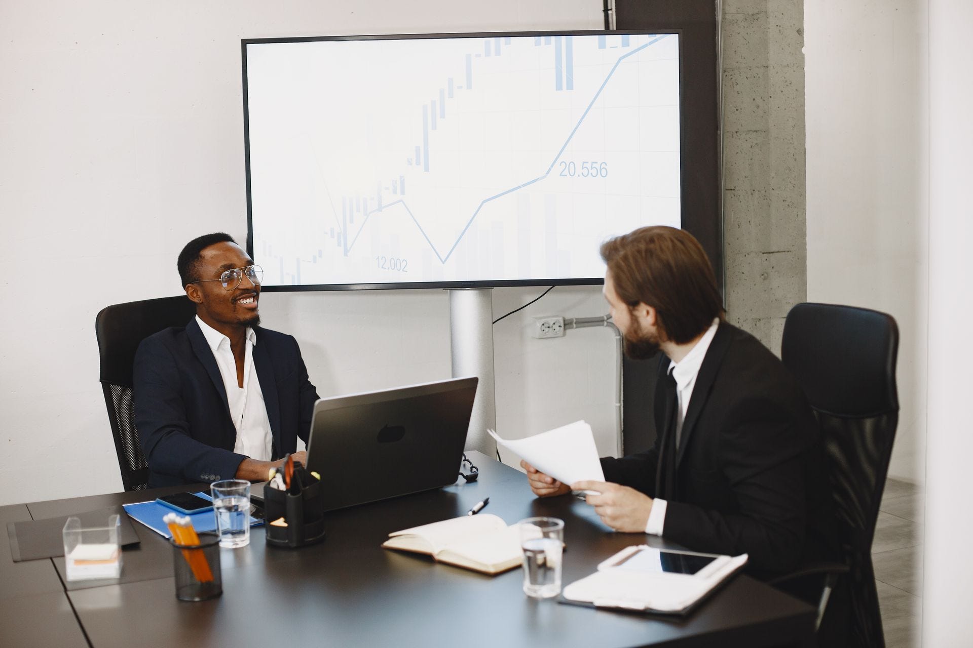 Fundraising Strategy for Startups: How Accelerators Build Investor Confidence