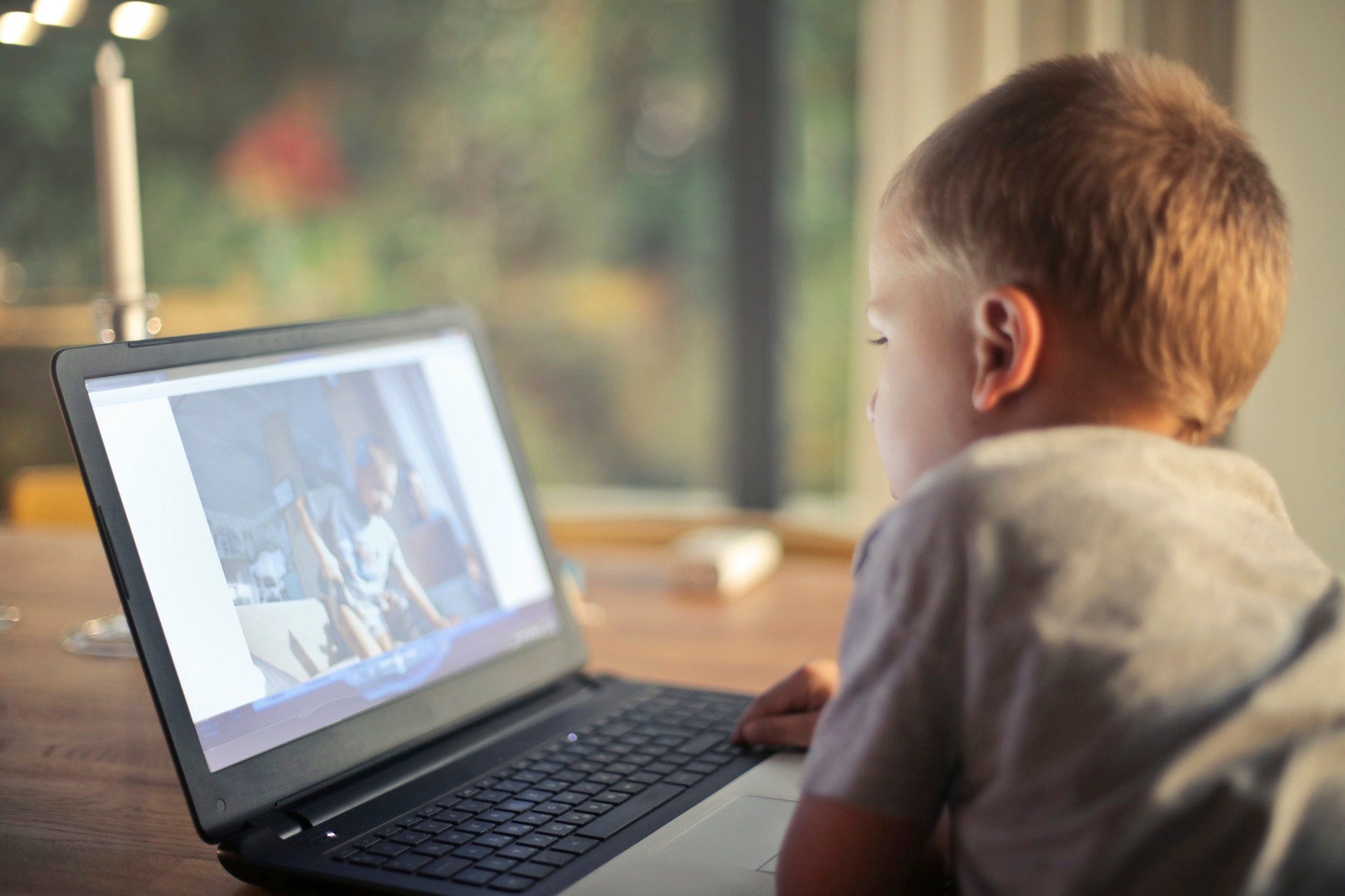 quanto tempo devo deixar meu filho na internet