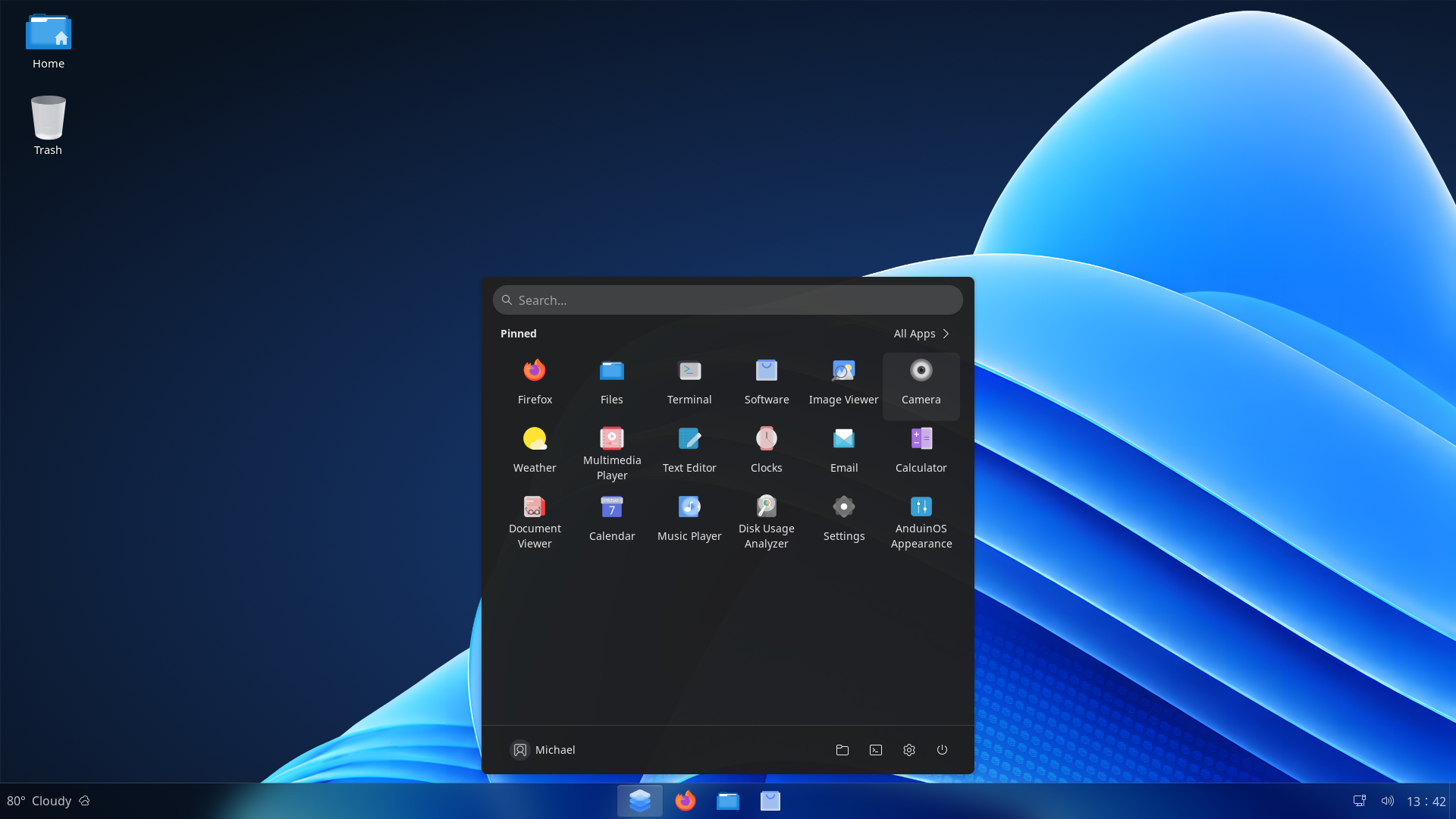 This Linux Distro Looks a LOT Like Windows 11