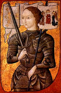 Ilustração de Joana D’Arc com armadura portando um estandarte e uma espada em cada mão.