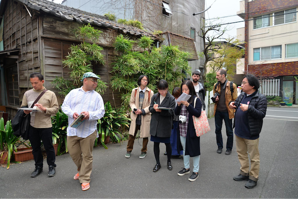 For Tokyo Transitions, we will be doing city walking, mapping, forums and three exhibitions. The people involved won’t be just specialists by local artists and administrators. ‘Place/making,’ photo by Egami Kennichiro.