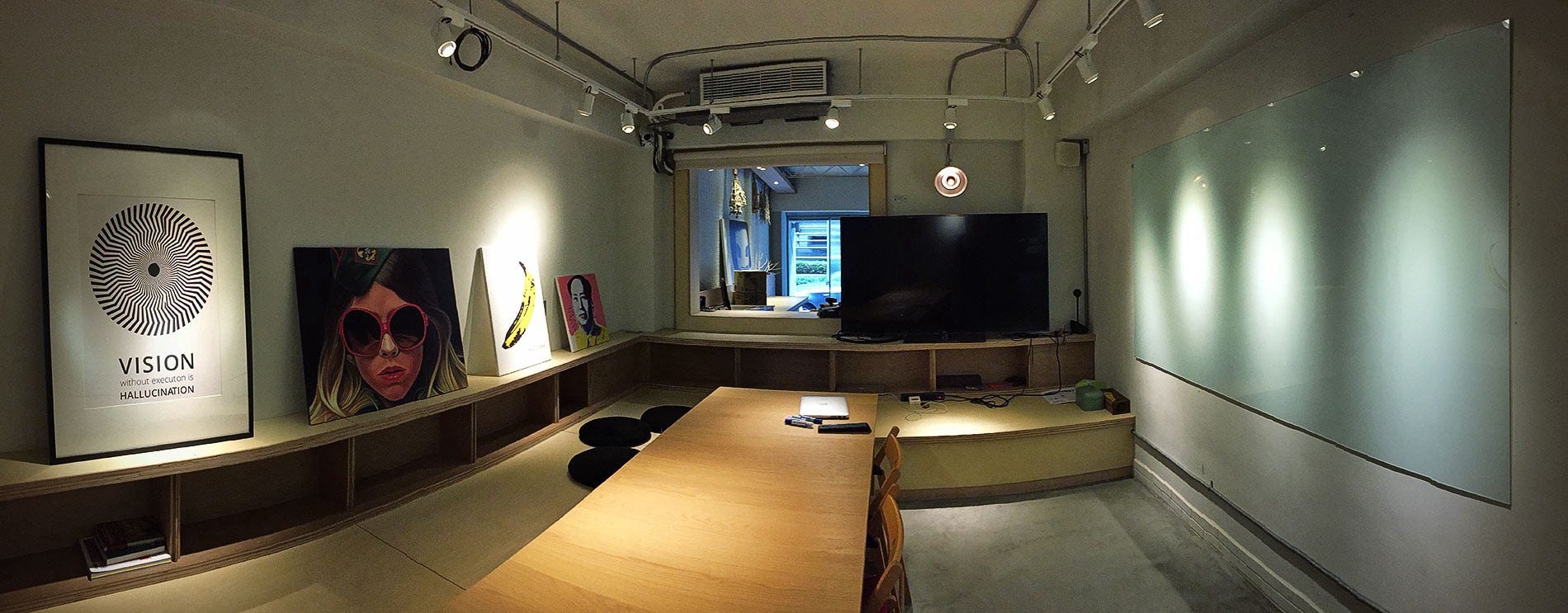 Tenten’s Taipei office is located across from Breeze Center in the Eastern District. It is a café sort of office with a capacity of up to 40 people. I hope it would be more than just an office, but a co-working space/hub with hot desks.