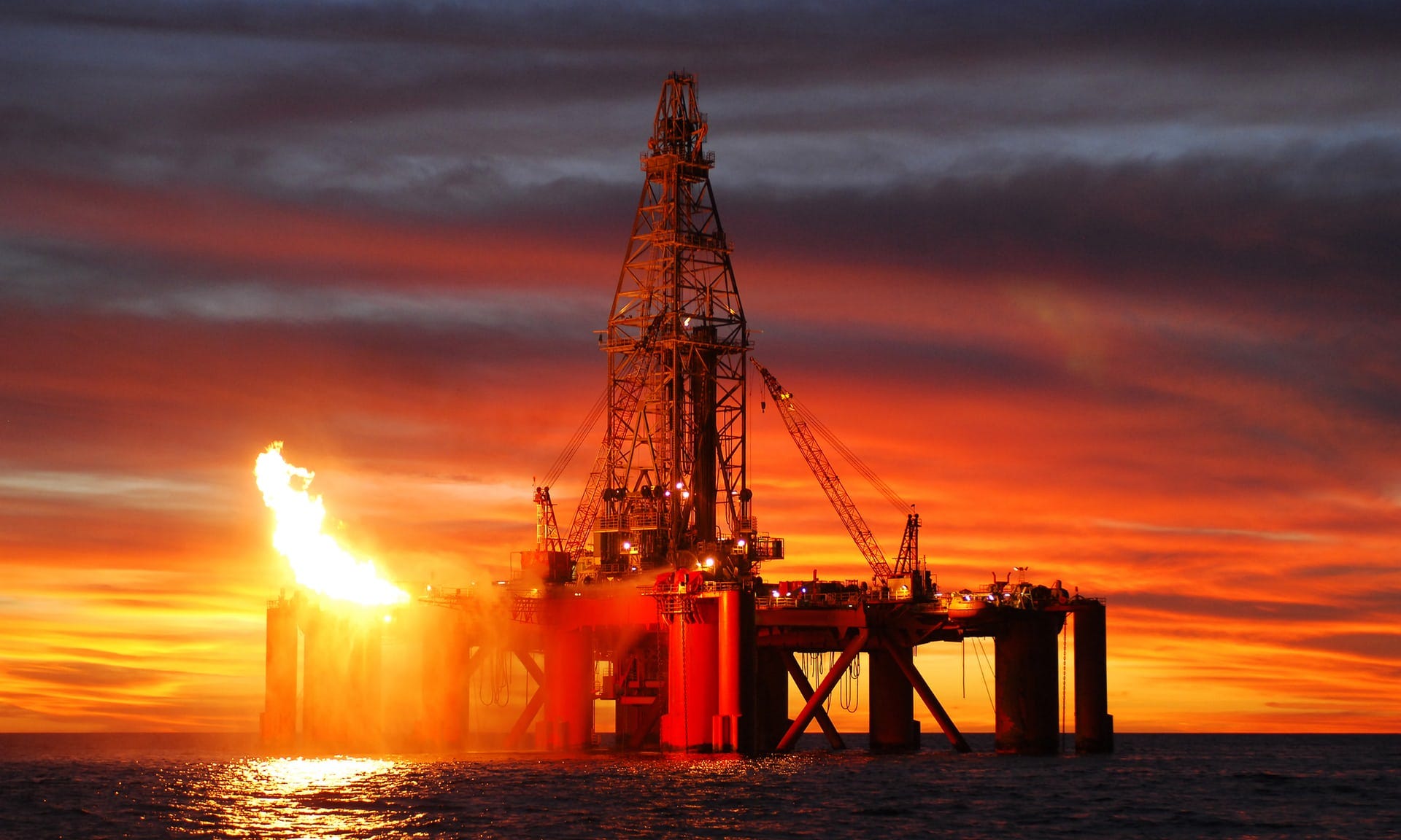 Una plataforma extractora de gas y petróleo. (Foto: Dazman / Getty Images / iStockphoto)