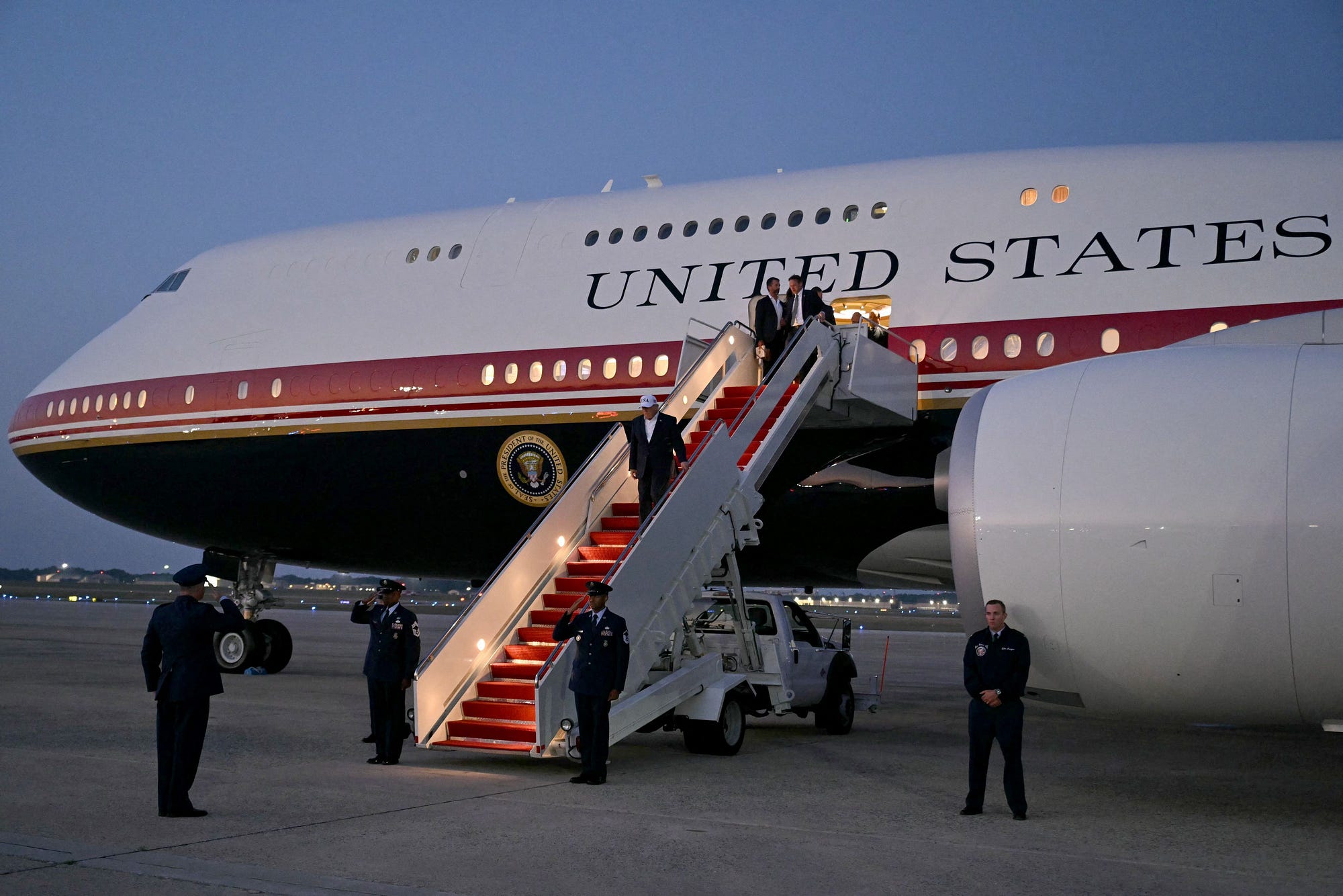 The new presidential jet is a hand?me?down from a monarchy