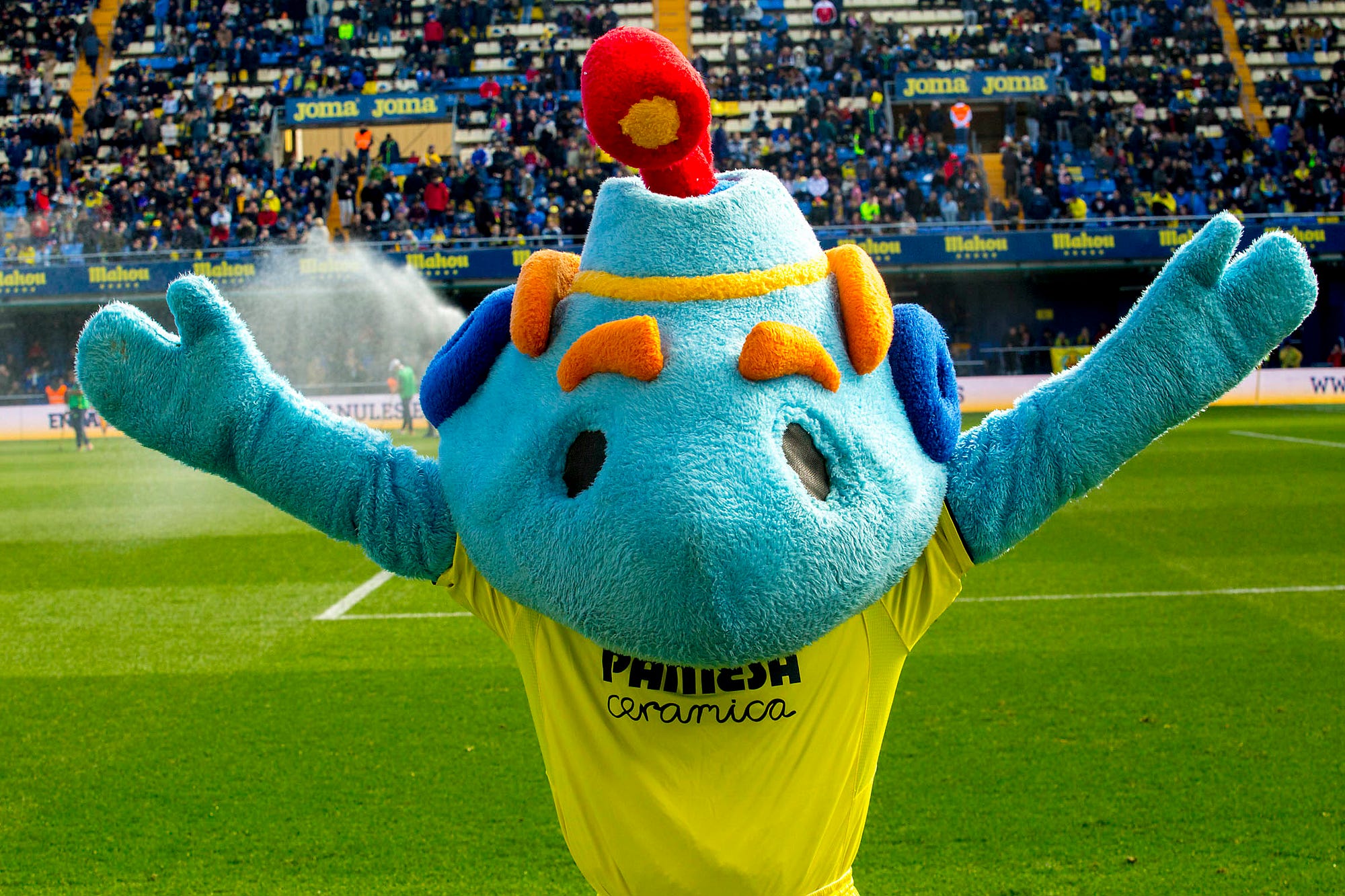 Download "We all live in a Yellow Submarine…" - Villarreal CF - Off the Pitch - Medium