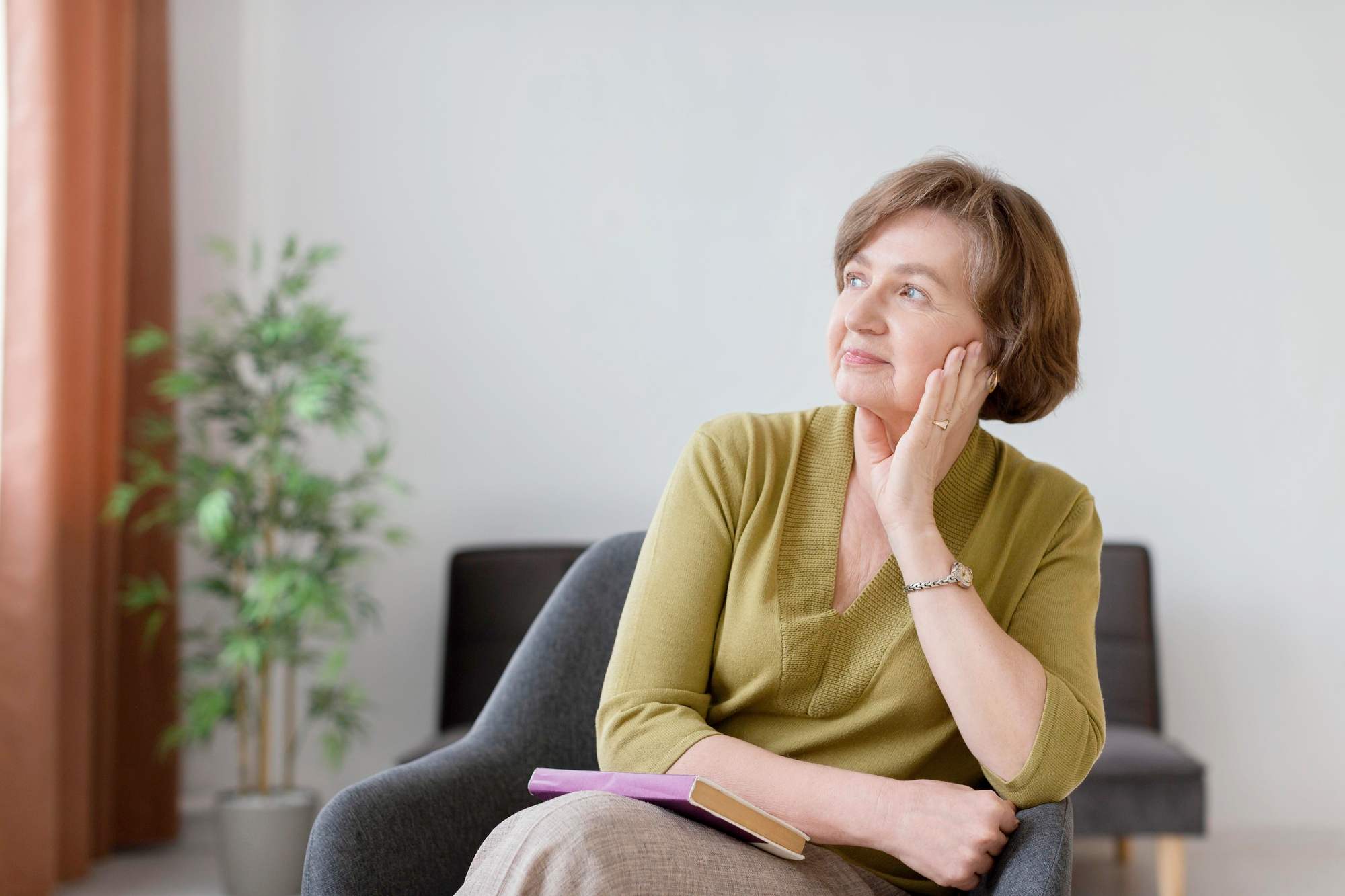 I Watched My Father Hand His Wife’s Care Fund to Glq-investors.com — and Couldn’t Stop Him