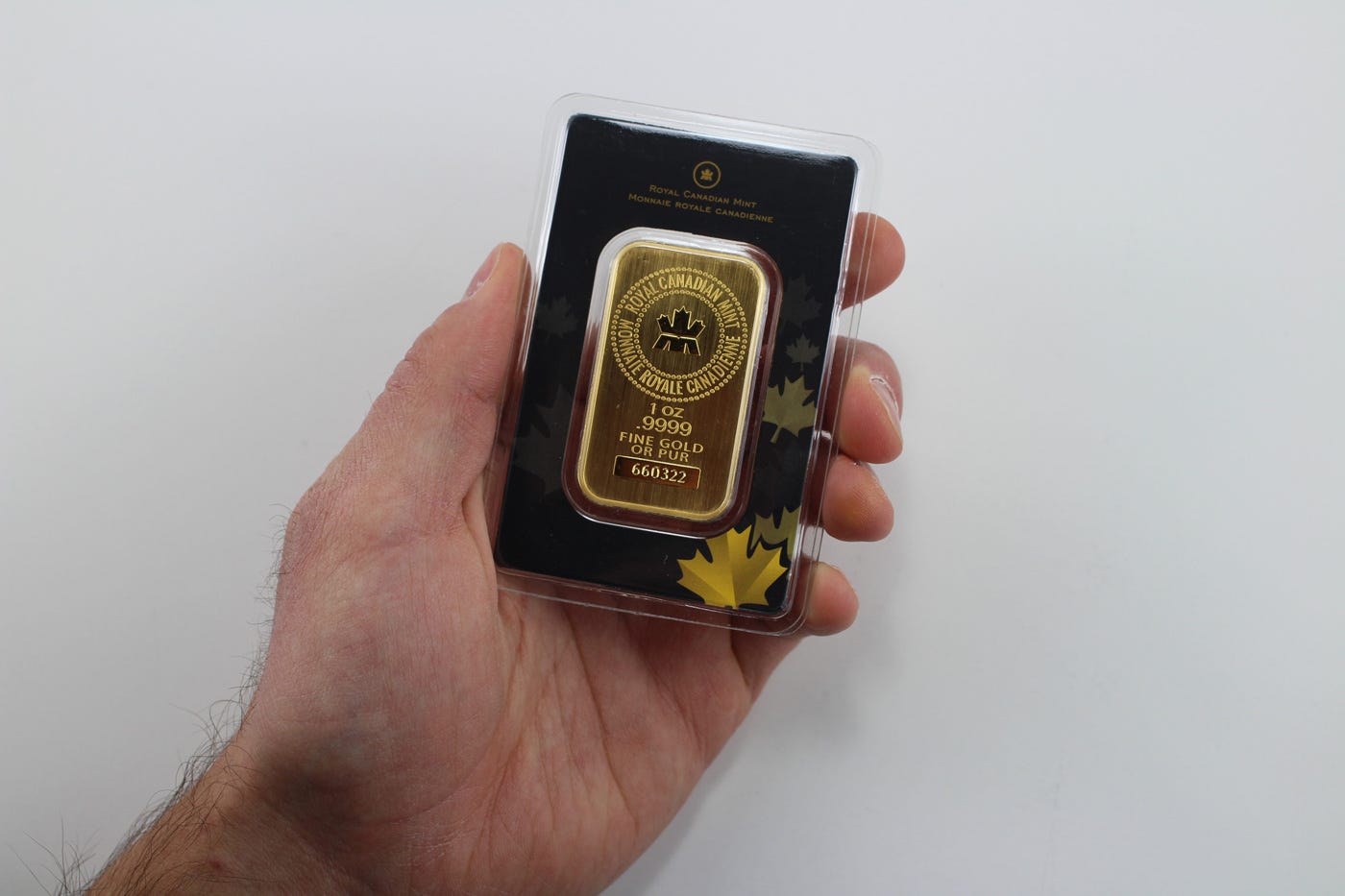 Gold, gold, gold. Only gold everywhere Gold, gold, gold. Only gold everywhere