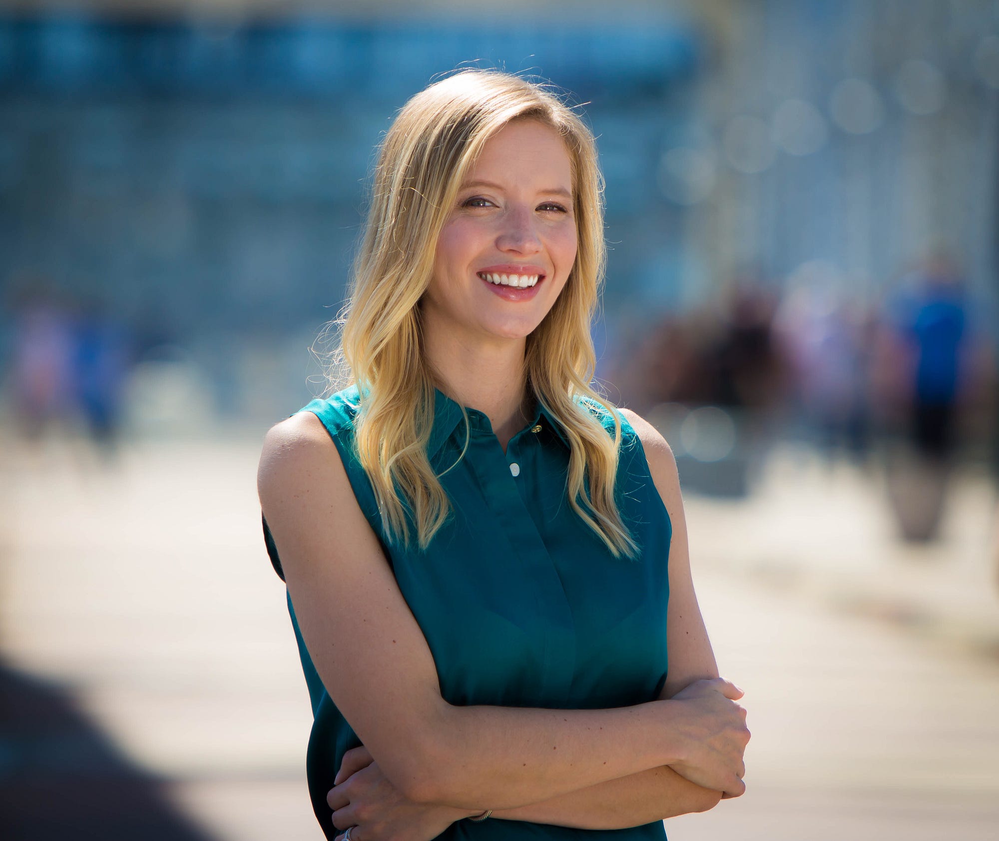 Hillary Vaughn Height - 6ggwu76