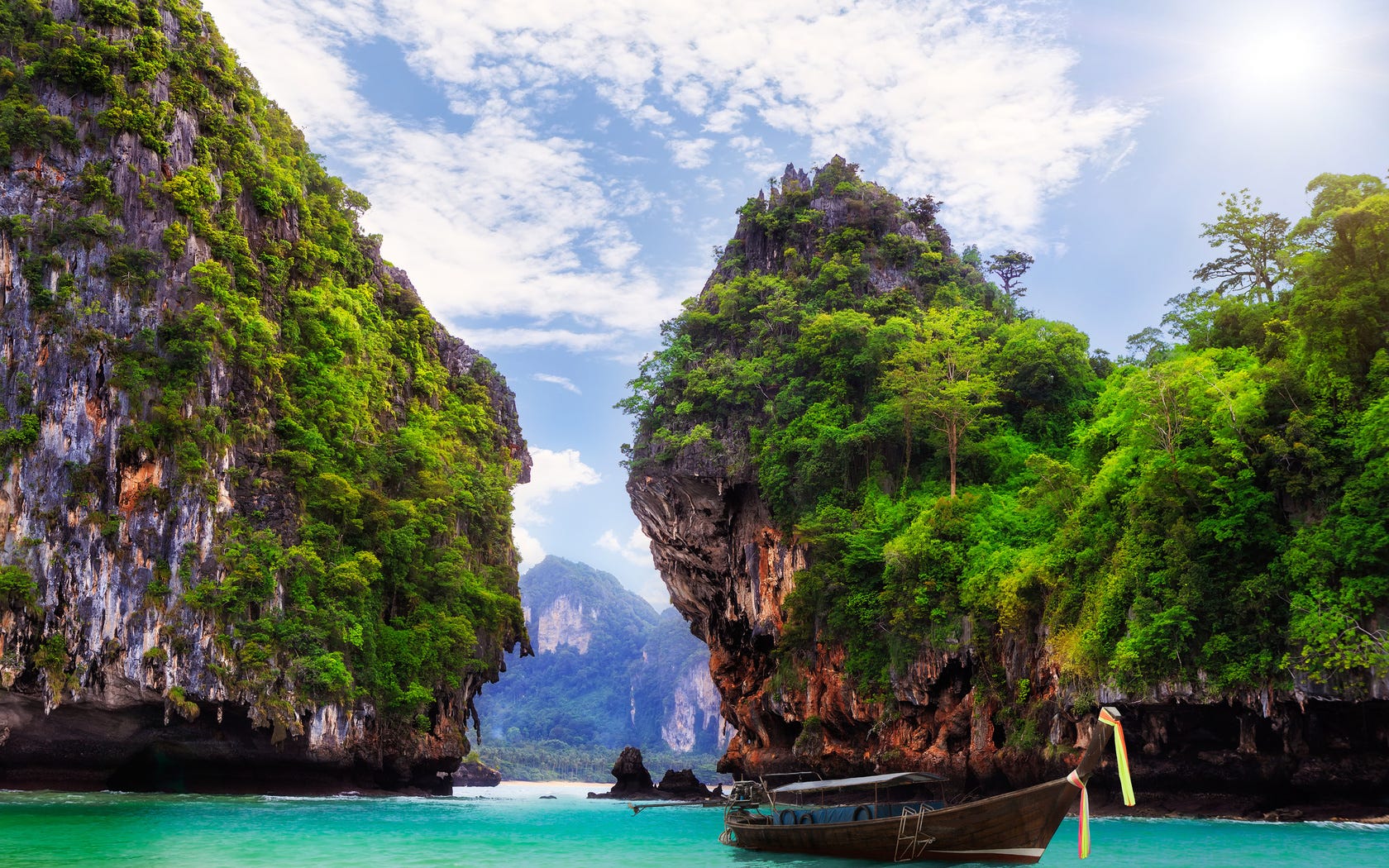 4 Destinations You Can’t Miss On Your Island Hopping Trip Around Thailand