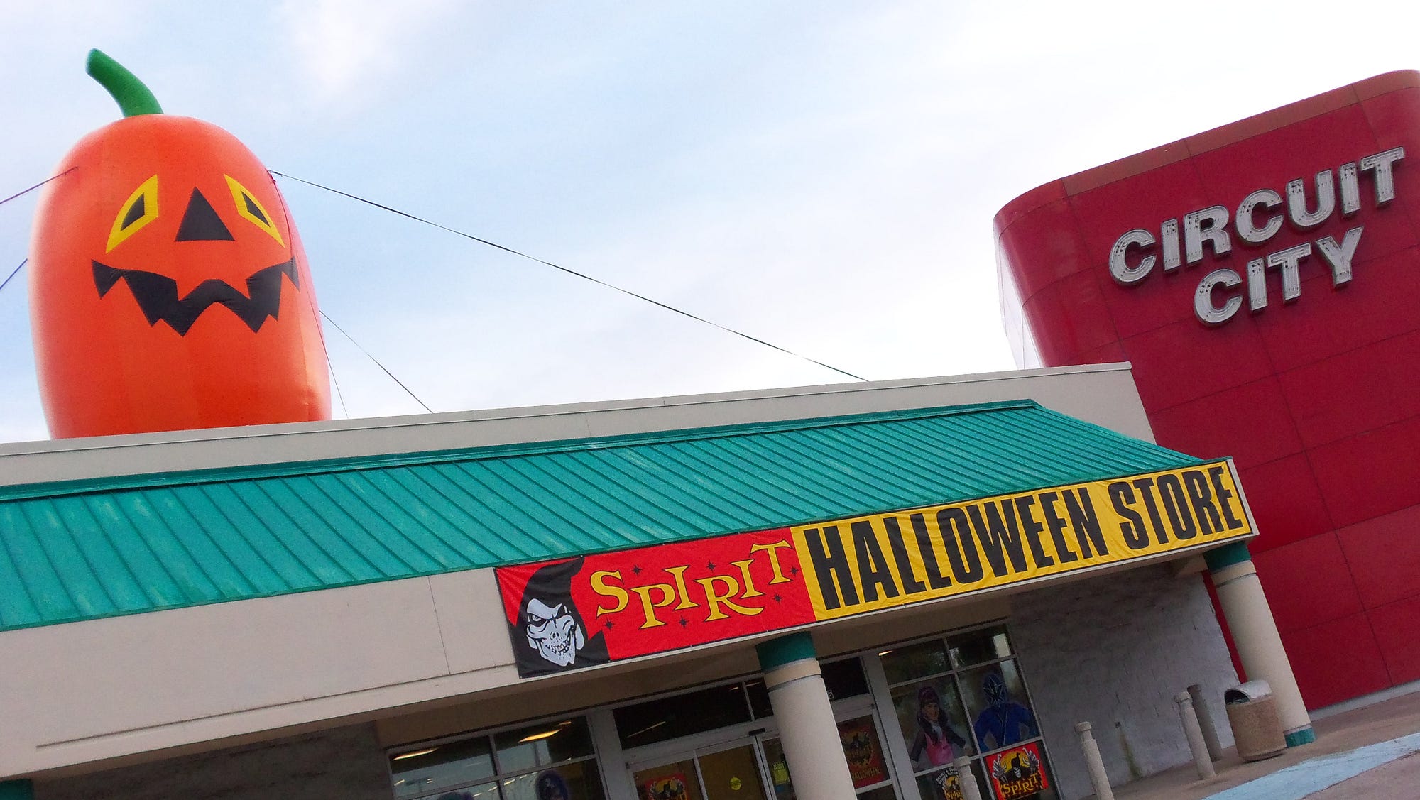 how the recession created the perfect opportunity for the halloween store
