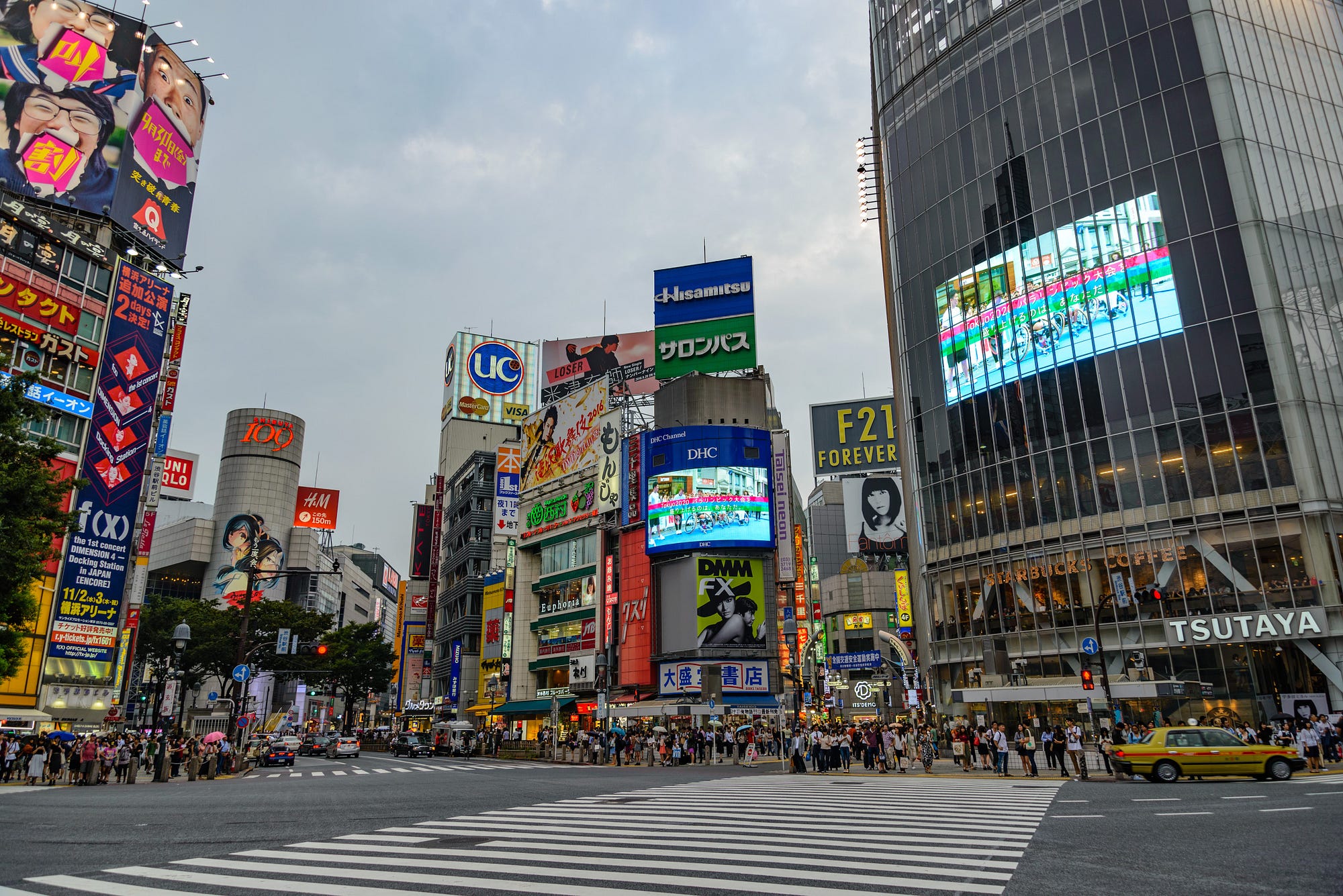 Shibuya crossing, Tokyo | Sumber: Travel Far & Near