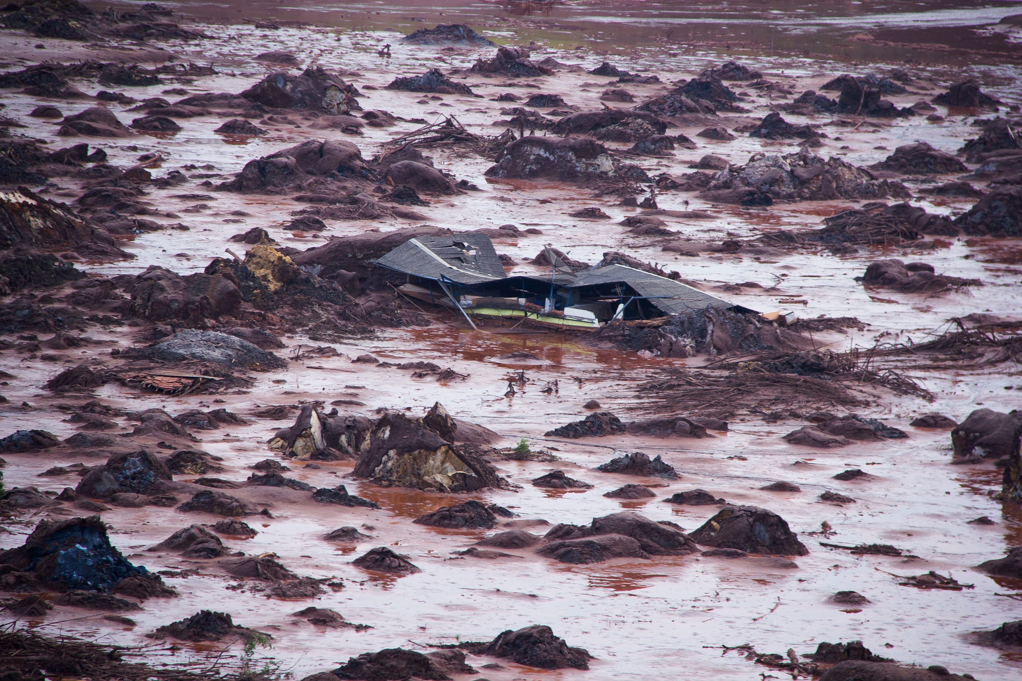 Tsunami de lama em Bento Rodrigues: Drama invisível