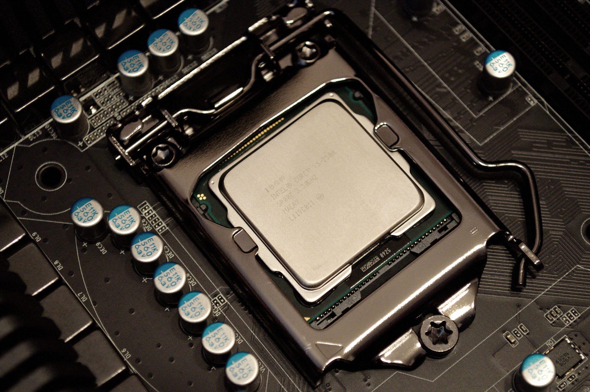 100% new and original Intel Pentium Processor G4560