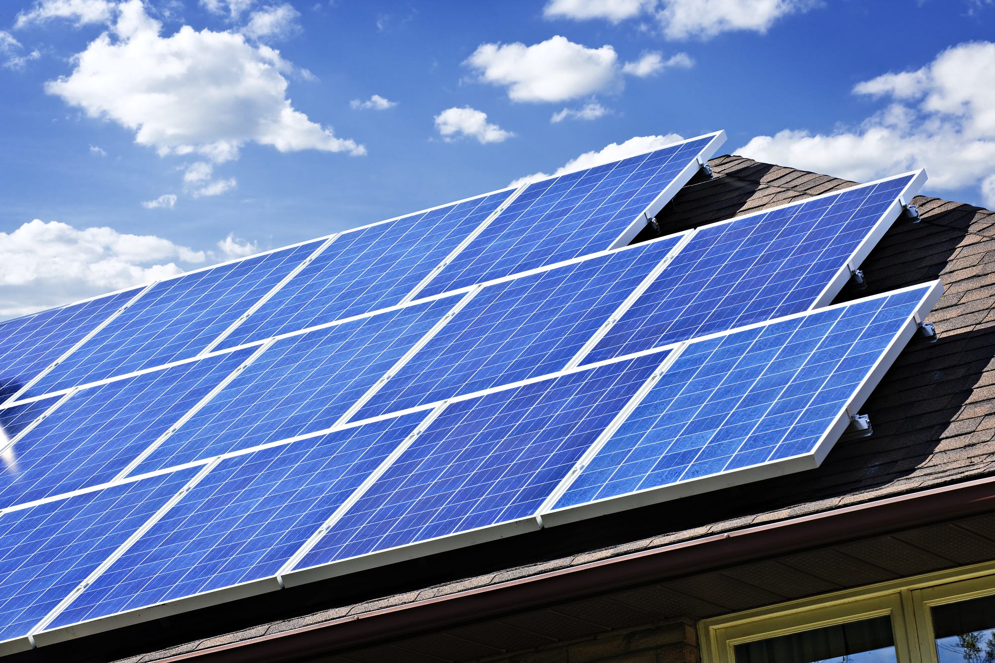 top-6-myths-of-rooftop-solar-debunked-solarhood-medium