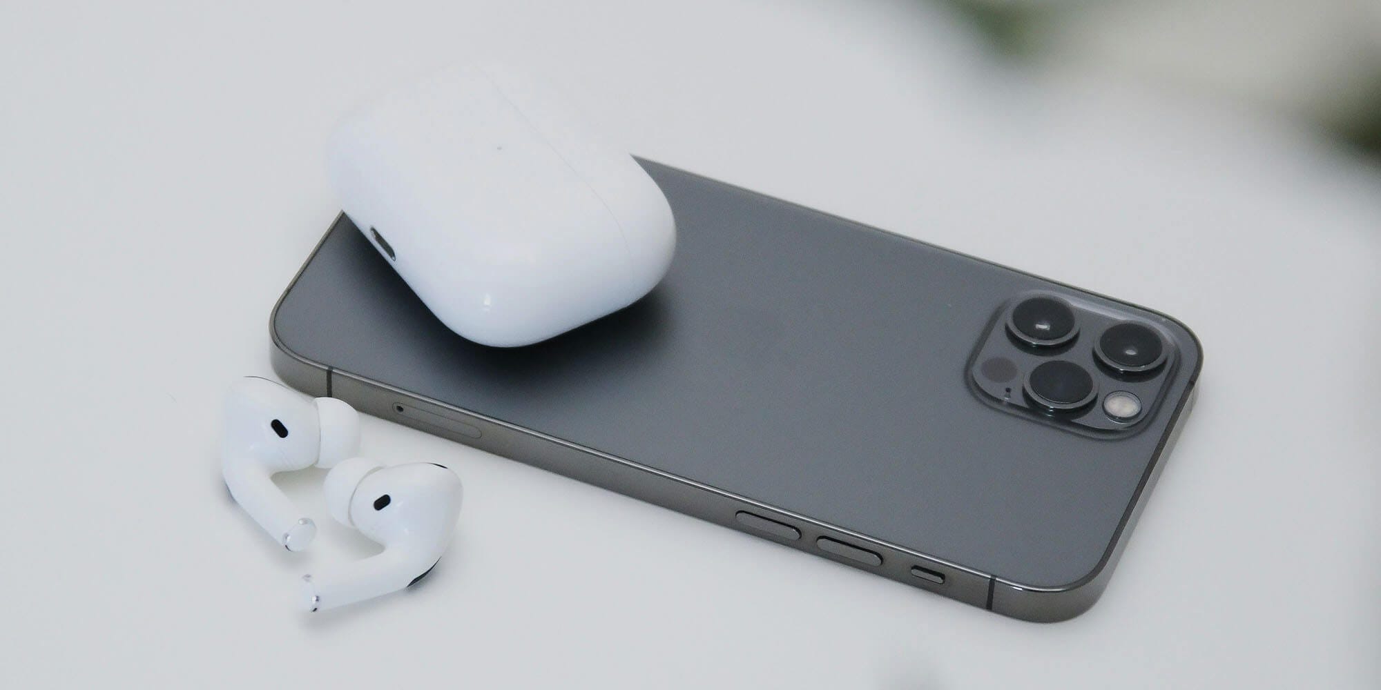 iPhone 17 Pro and iPhone 17 Pro Max will support reverse charging for