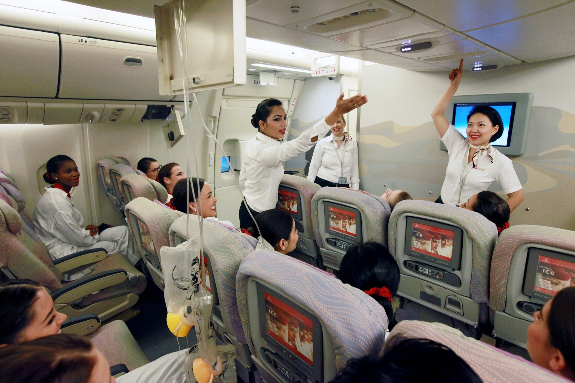 emirates cabin crew dating