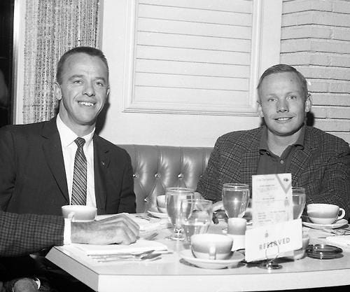 Alan Shephard(left) and Neil Armstrong(right) (Source: [Pinterest](https://in.pinterest.com/pin/347480927470966928/))