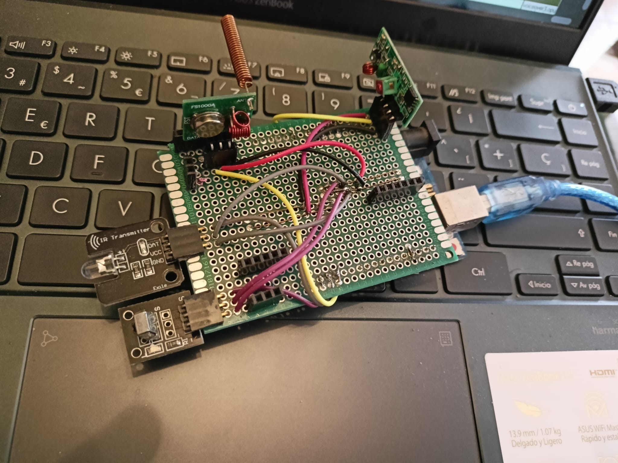Shield for Arduino Uno (IR signal cloning)