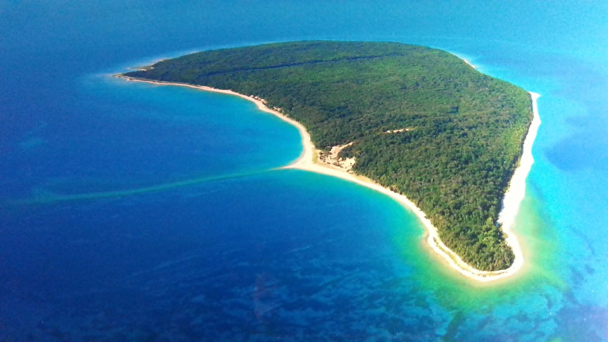 Visiting an Uninhabited Remote Island in Lake Michigan and Landing the